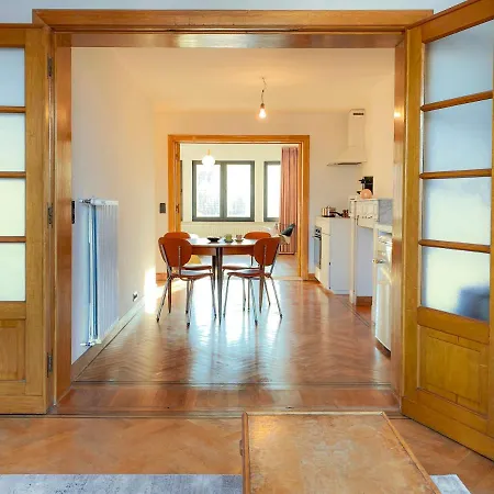 Family Floor - La Couronne - Authentiek Met Veel Lichtinval 아파트