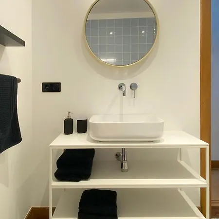 아파트 Family Floor - La Couronne - Authentiek Met Veel Lichtinval