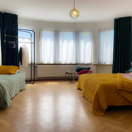 Family Floor - La Couronne - Authentiek Met Veel Lichtinval *