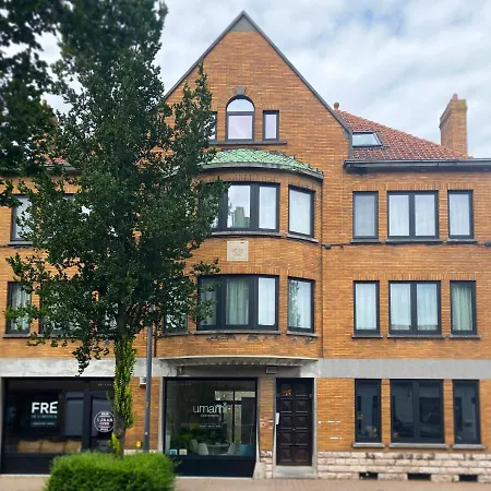 Apartment Family Floor - La Couronne - Authentiek Met Veel Lichtinval