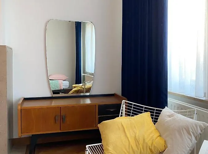 Family Floor - La Couronne - Authentiek Met Veel Lichtinval *