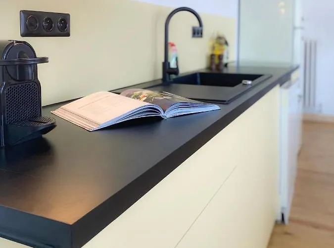 Family Floor - La Couronne - Authentiek Met Veel Lichtinval Apartment *