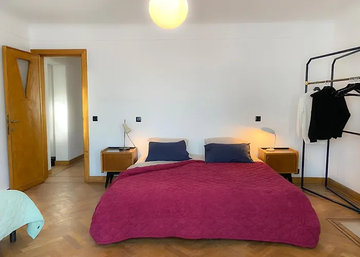 Family Floor - La Couronne - Authentiek Met Veel Lichtinval 公寓 *