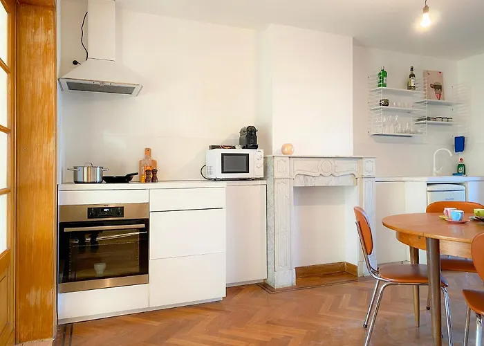 Family Floor - La Couronne - Authentiek Met Veel Lichtinval *