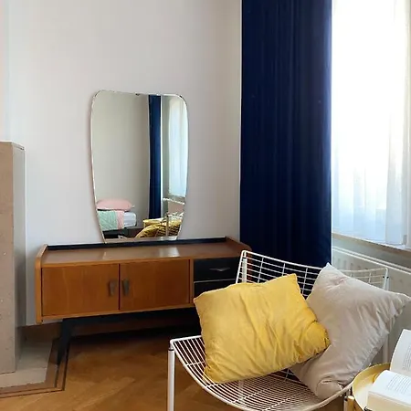 Family Floor - La Couronne - Authentiek Met Veel Lichtinval *