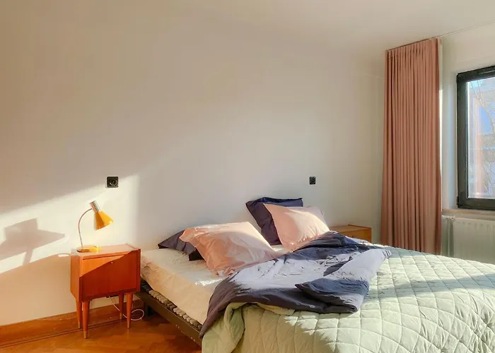 Family Floor - La Couronne - Authentiek Met Veel Lichtinval *