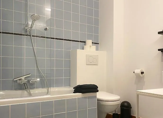 Family Floor - La Couronne - Authentiek Met Veel Lichtinval Oostende