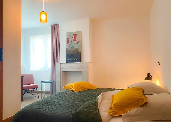 Appartement Family Floor - La Couronne - Authentiek Met Veel Lichtinval